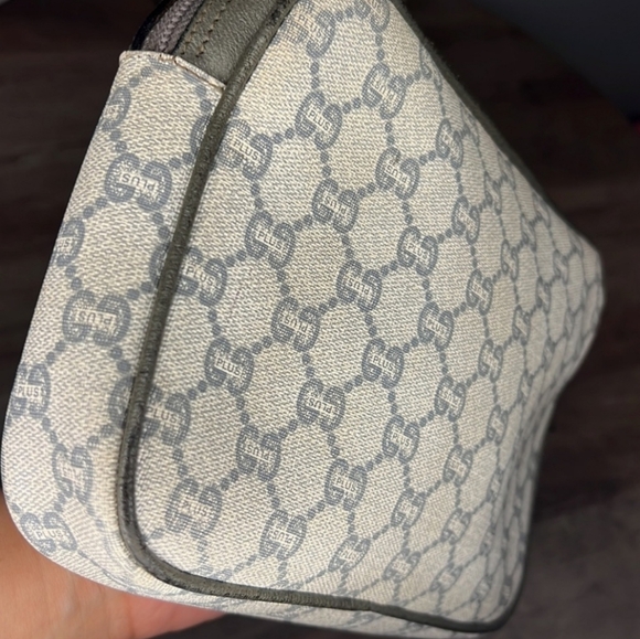 Gucci Plus Authentic Clutch/Wristlet EUC - Picture 7 of 13